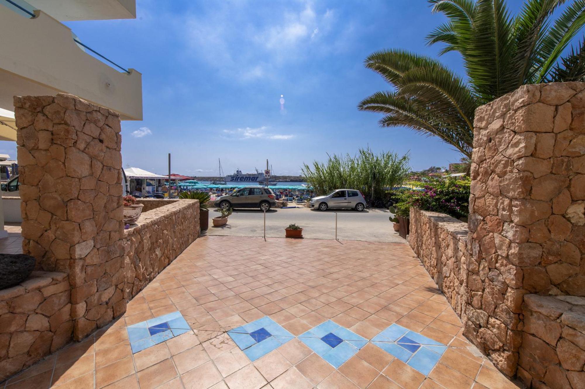 Hotel Baia Turchese Lampedusa Exterior photo